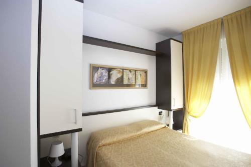 Hotel Nuovo Metro Милан Экстерьер фото