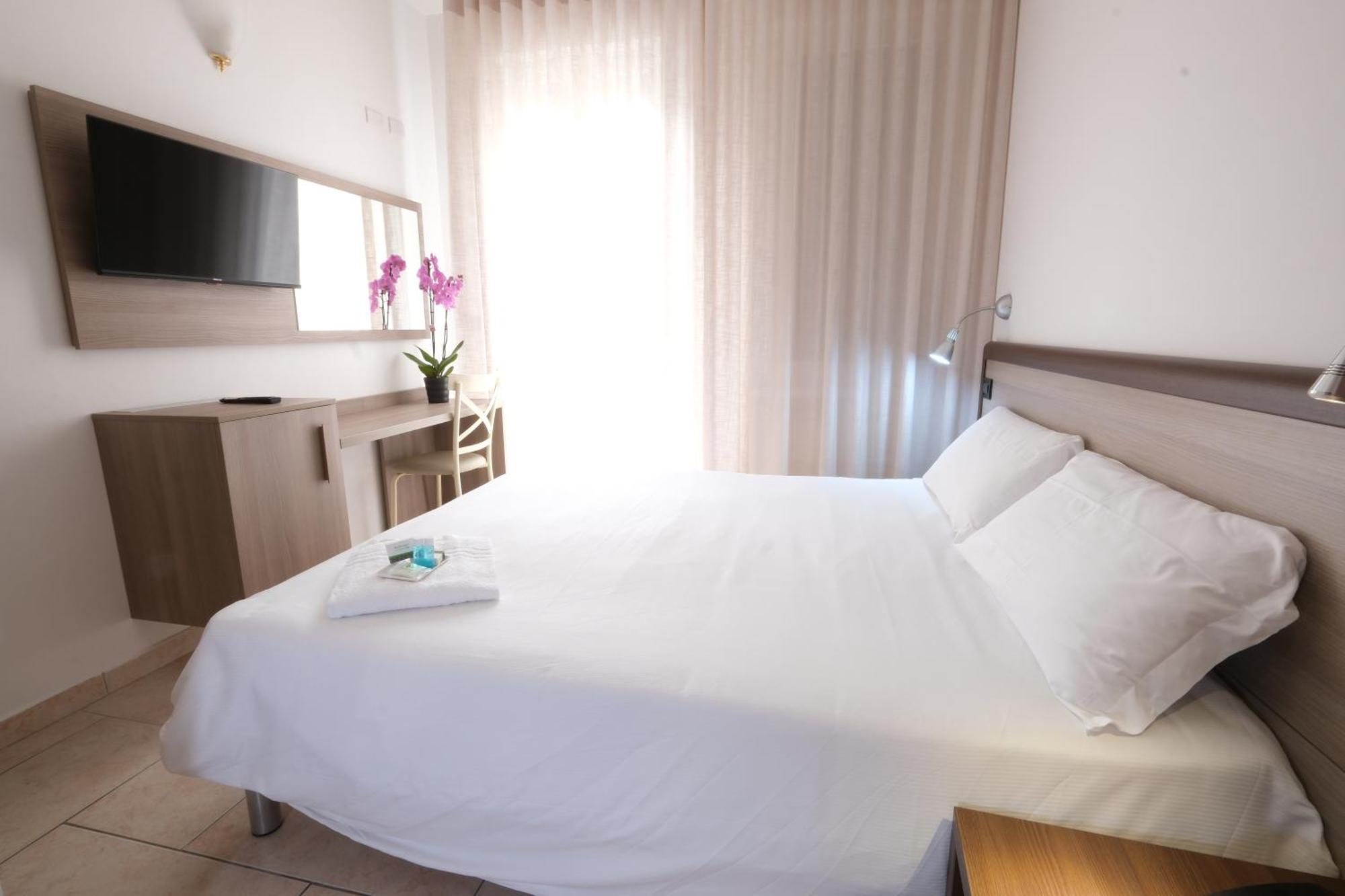 Hotel Nuovo Metro Милан Экстерьер фото